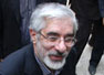 Irán: oleada de arrestos, retienen cuerpo de Mussavi