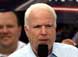 Le sacan trapos sucios a McCain en el caso del Irán – Contras