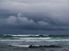 Fuerte oleaje se registra en la zona costera de León