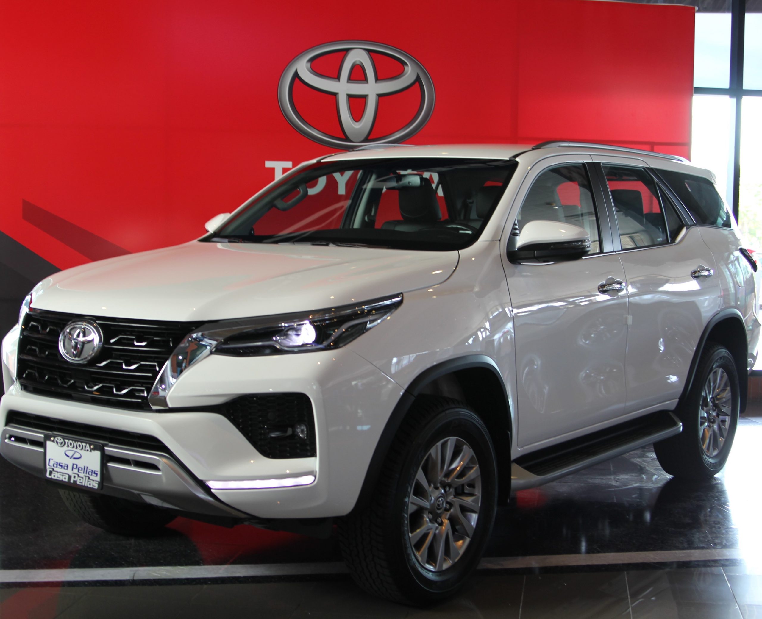 La potencia y calidad de Toyota Fortuner está en Casa Pellas