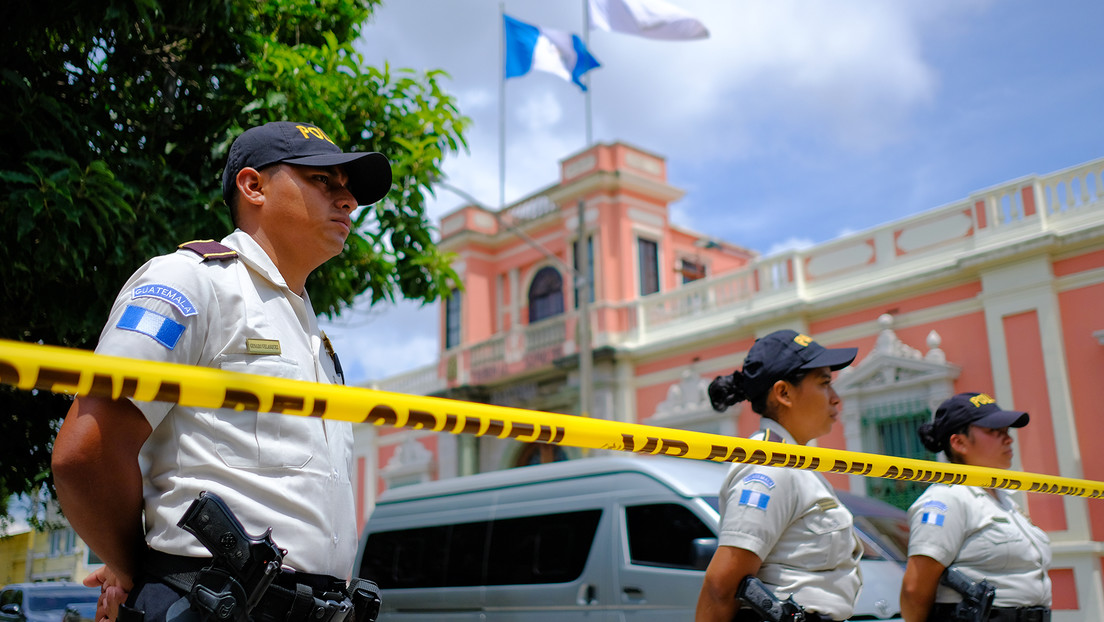 Denuncian en Guatemala el secuestro por fiscales de actas electorales que registraron la victoria de Arévalo Denuncian en Guatemala el secuestro por fiscales de actas electorales que registraron la victoria de Arévalo