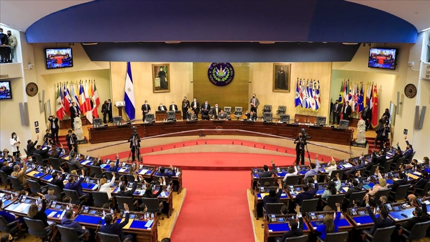 El Parlamento de El Salvador prorroga el estado de excepción para luchar contra las pandillas El Parlamento de El Salvador prorroga el estado de excepción para luchar contra las pandillas