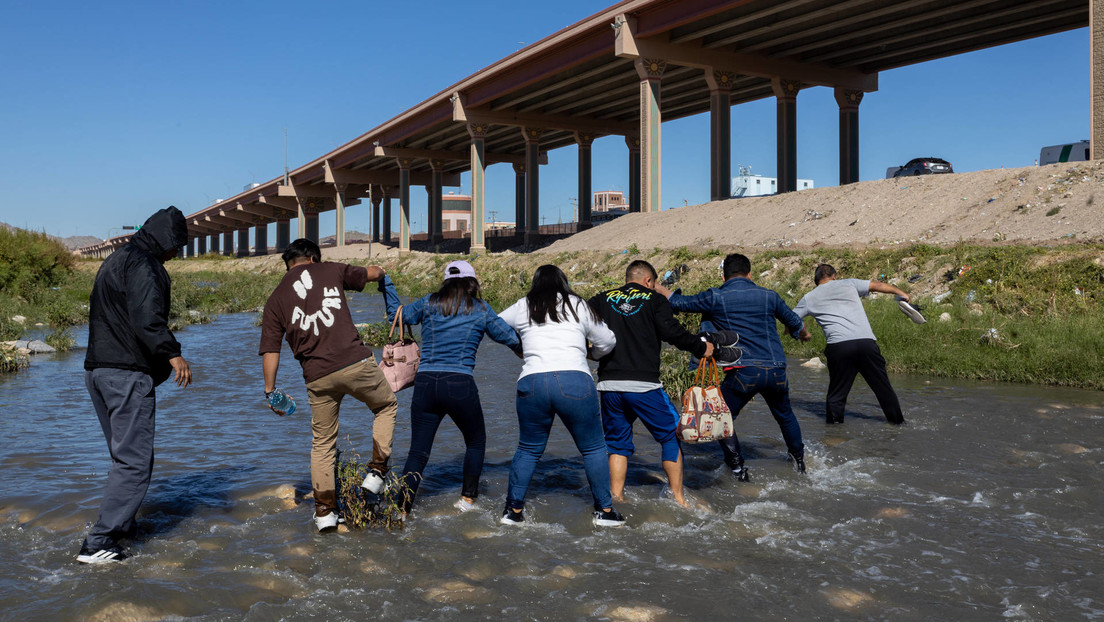 El Paso está en "un punto de quiebre" por el creciente número de migrantes, según el alcalde El Paso está en "un punto de quiebre" por el creciente número de migrantes, según el alcalde