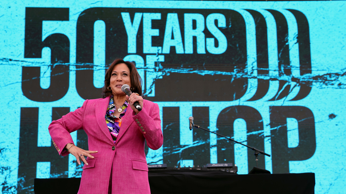 Kamala Harris recibe burlas en las redes por sus pasos de baile en una fiesta de hiphop (VIDEO) Kamala Harris recibe burlas en las redes por sus pasos de baile en una fiesta de hiphop (VIDEO)