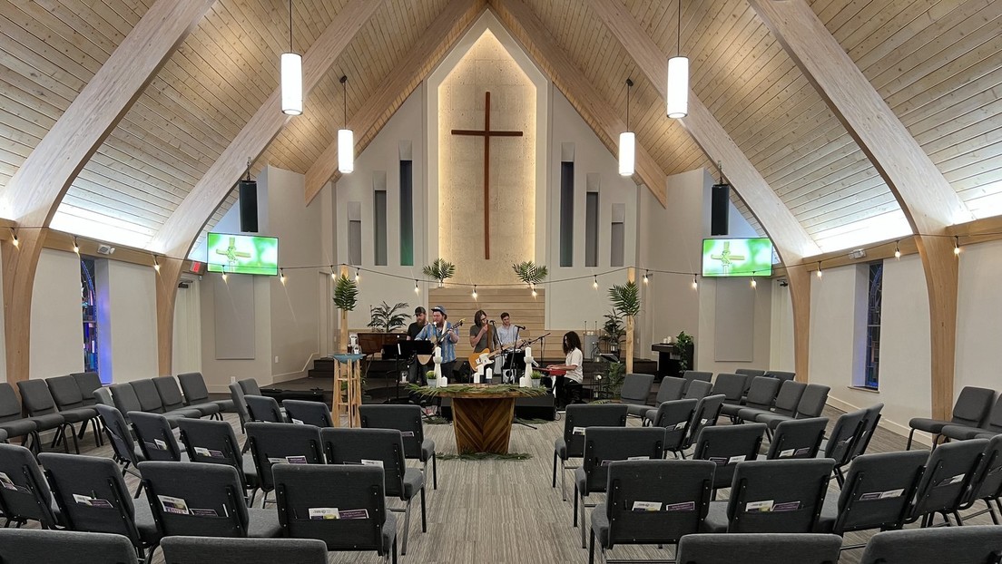 Una iglesia celebra un sermón generado por inteligencia artificial en EE.UU.