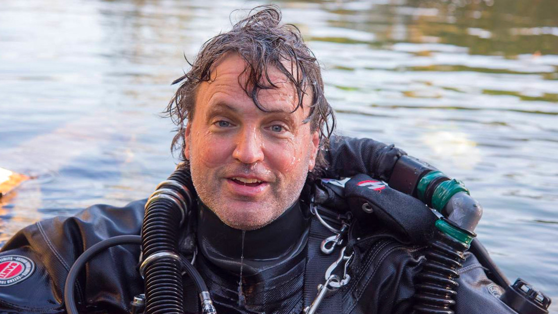 Buceador estadounidense que batió récords muere durante una inmersión exploratoria en una cueva Buceador estadounidense que batió récords muere durante una inmersión exploratoria en una cueva