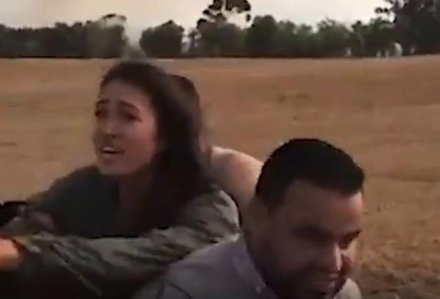 Familia de una joven israelí la ve en un video mientras era secuestrada por Hamás en un festival cerca de Gaza Familia de una joven israelí la ve en un video mientras era secuestrada por Hamás en un festival cerca de Gaza