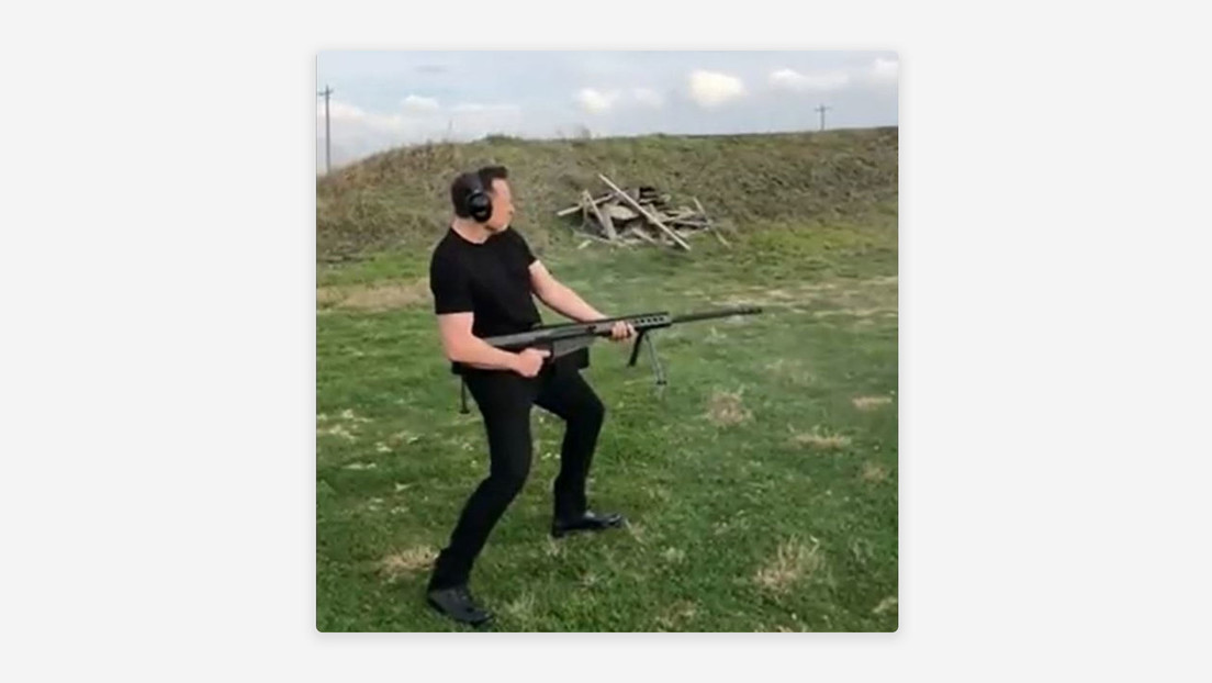 VIDEO: Elon Musk dispara desde la cadera un rifle de francotirador VIDEO: Elon Musk dispara desde la cadera un rifle de francotirador