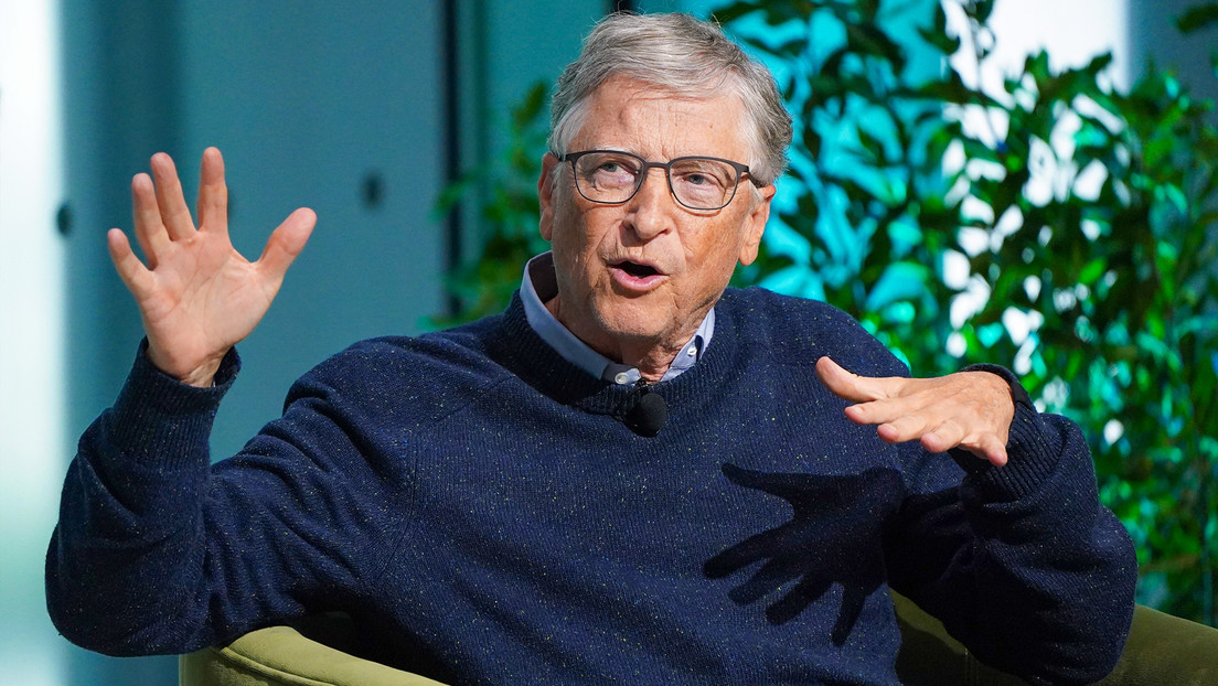 Bill Gates cree que con inteligencia artificial se puede reducir la semana laboral a tres días