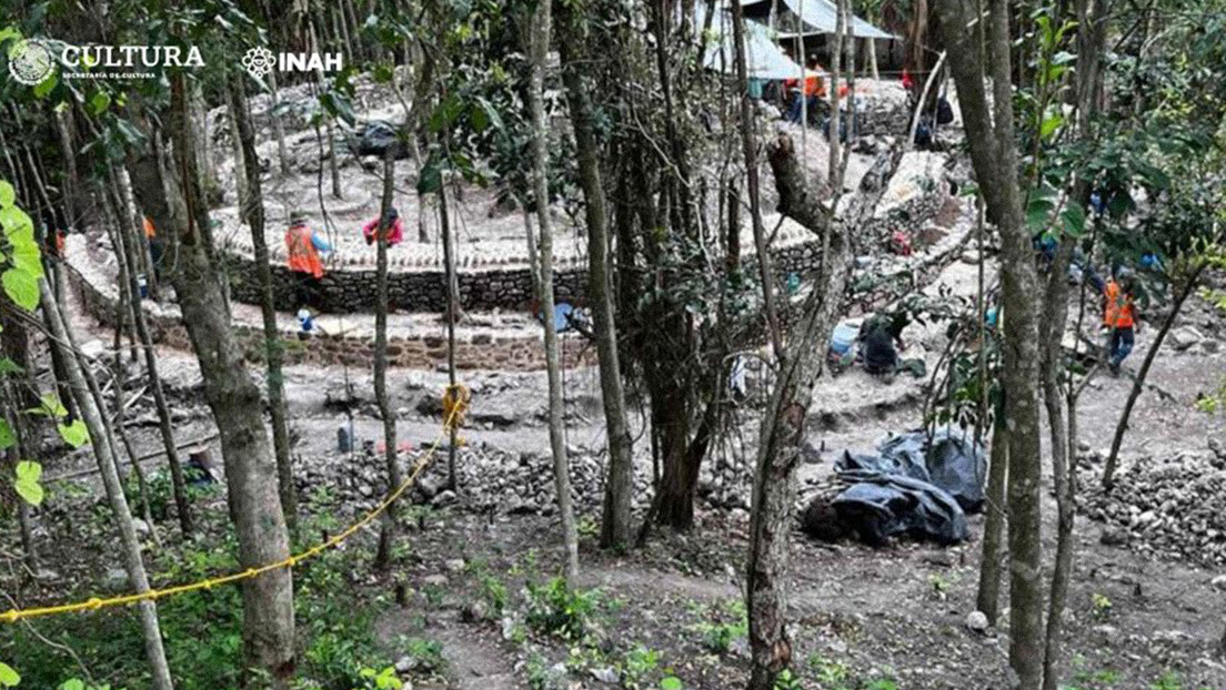 Descubren un templo circular dedicado al dios maya Kukulcán en el ...