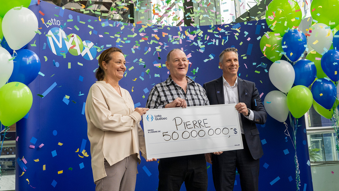 Gana más de 30 millones de dólares en la lotería y continúa madrugando para ir a trabajar Gana más de 30 millones de dólares en la lotería y continúa madrugando para ir a trabajar