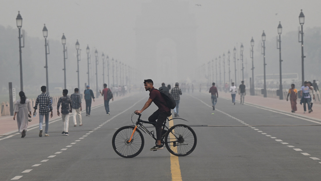 Respirar el aire en Delhi es como "fumar un paquete de cigarrillos al día", aseguran los médicos