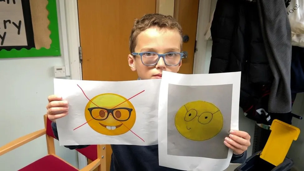 Un niño de 10 años inicia una petición contra Apple para que cambie el emoji 'nerd' por "ofensivo e insultante"