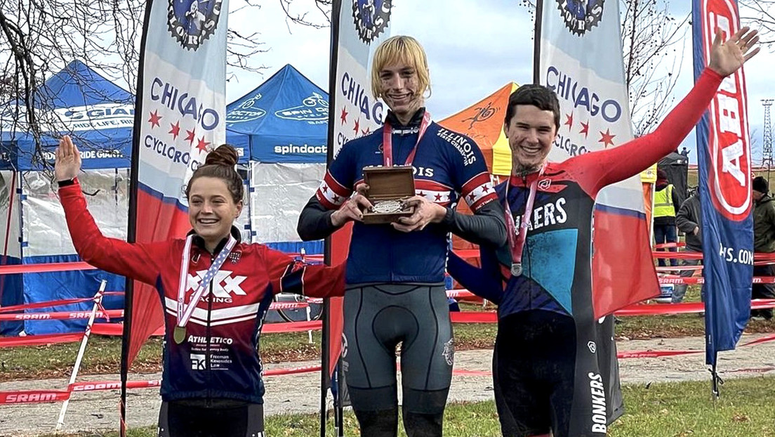 Dos mujeres transgénero ganan los primeros puestos del campeonato femenino de ciclismo de Illinois