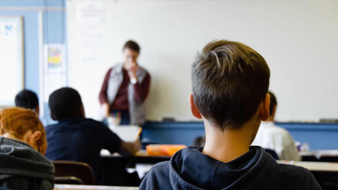 El rendimiento escolar de los adolescentes registra una caída "sin precedentes", revela un informe