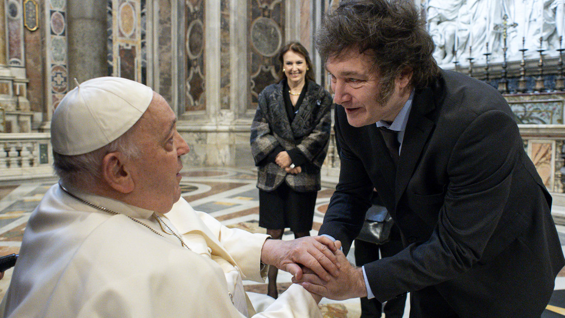 Milei y el papa Francisco se reúnen por primera vez en el Vaticano